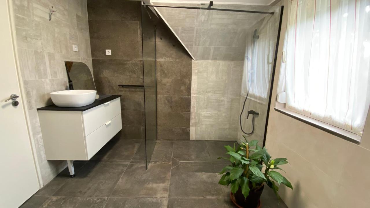 Bodza Vendeghaz Hotel Balatonfured Bagian luar foto
