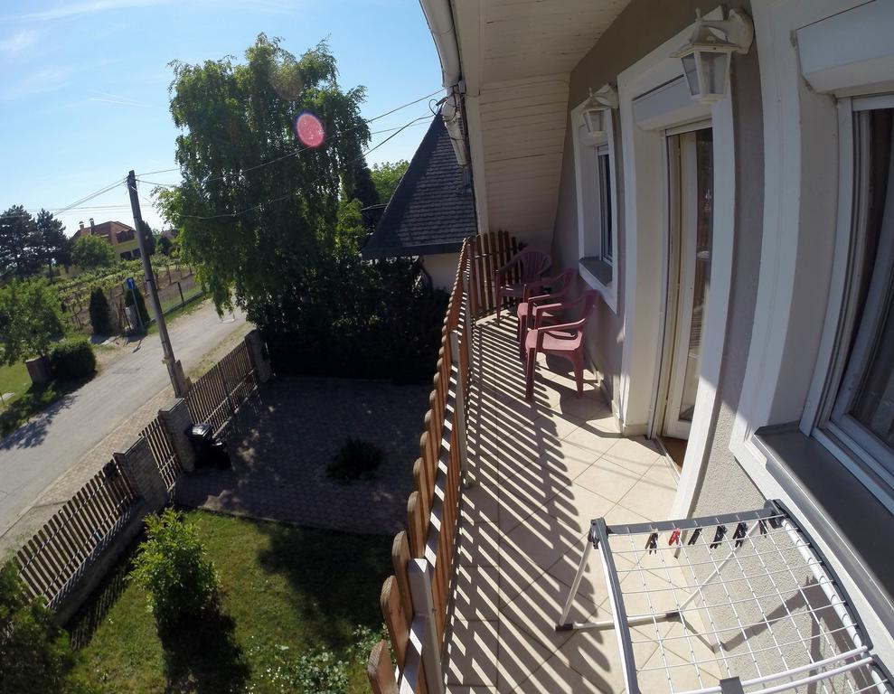 Bodza Vendeghaz Hotel Balatonfured Bagian luar foto