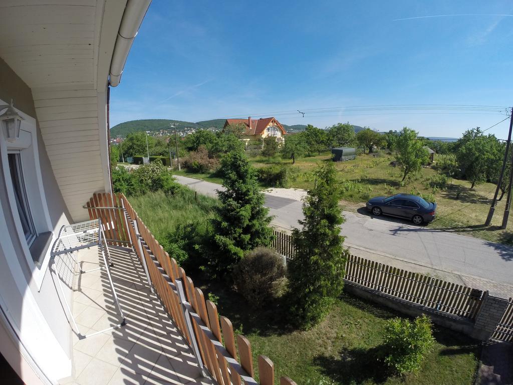 Bodza Vendeghaz Hotel Balatonfured Bagian luar foto