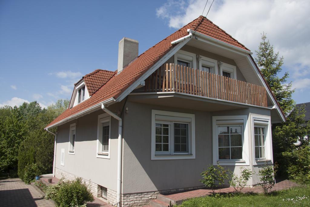 Bodza Vendeghaz Hotel Balatonfured Bagian luar foto