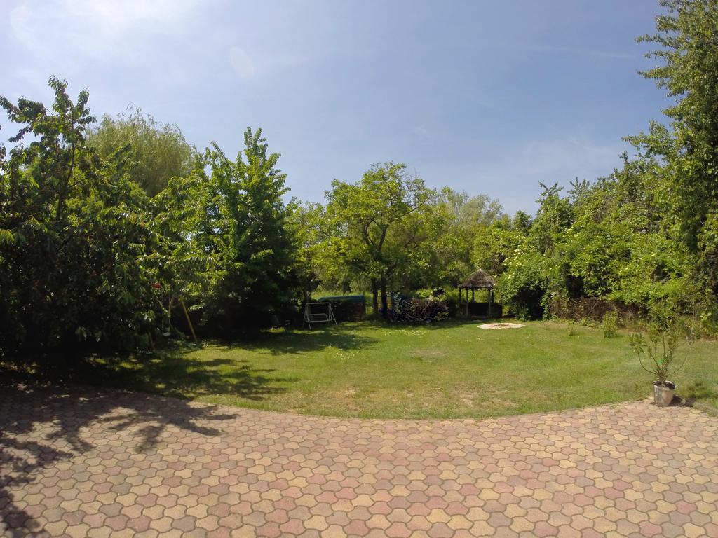 Bodza Vendeghaz Hotel Balatonfured Bagian luar foto
